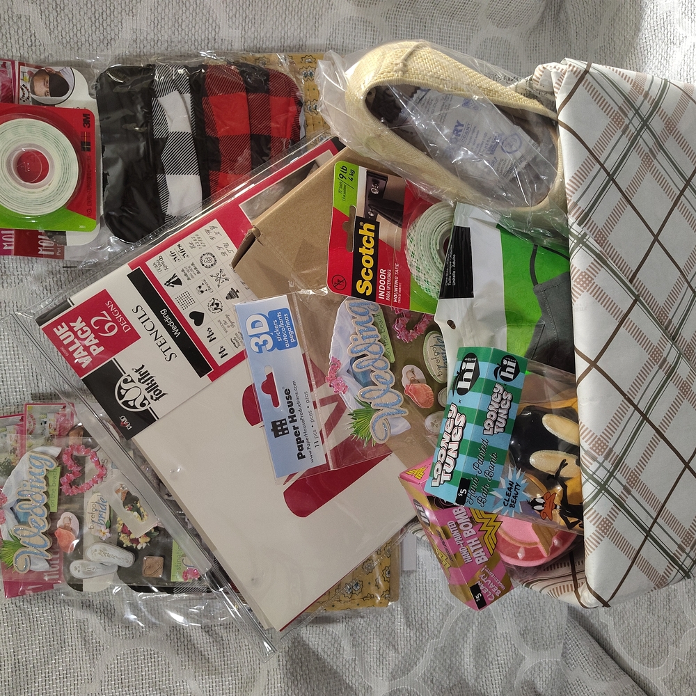 Home Party Supplies Set - Black, Red, Green